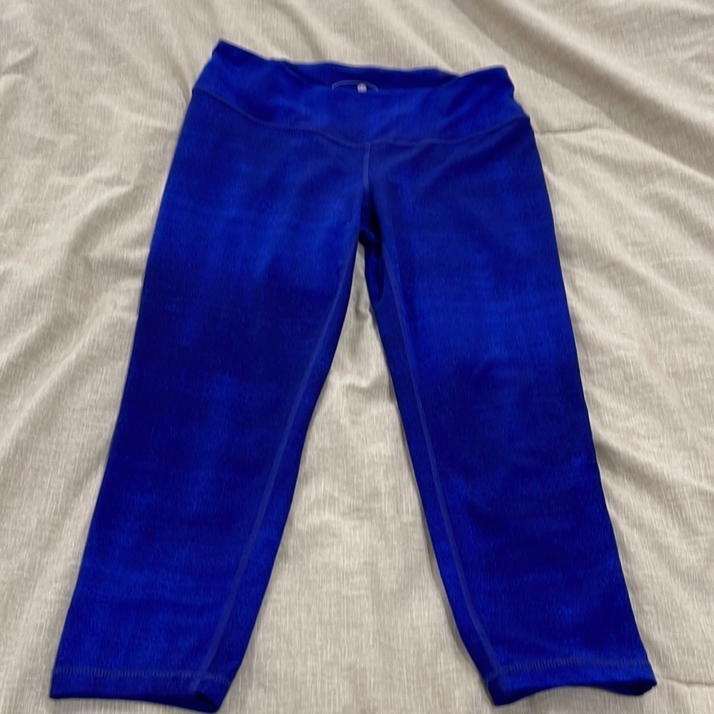 Tangerine Blue athletic pants/leggings (Capri) Size S/C. Excellent Condition.
